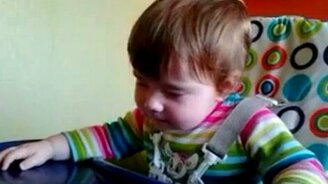 Маленький борец со сном - смотреть видео (1:25)