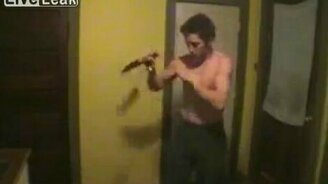 Виртуоз с ножами - смотреть видео (2:06)