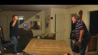 Прямое попадание в люстру - смотреть видео (0:27)