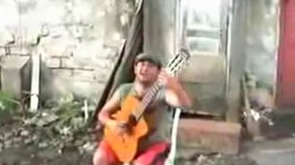 Безумный весельчак с гитарой - смотреть видео (5:53)