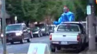 Огромный клоун - смотреть видео (3:23)