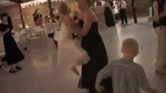 Три женщины - это жёстко - смотреть видео (0:21)