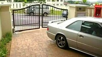 Ограбление средь бела дня - смотреть видео (1:24)