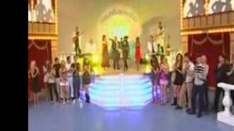 Упала на шоу - смотреть видео (0:17)