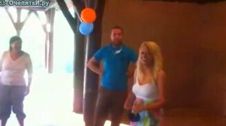 Девушка переволновалась - смотреть видео (2:23)