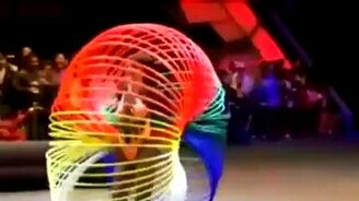 Повелительница обручей - смотреть видео (0:41)