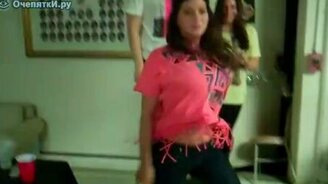 Танец девушке удался - смотреть видео (0:14)