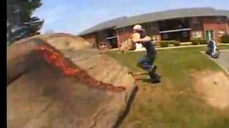 Игры скейтеров с огнём - смотреть видео (1:46)