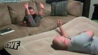 Катапульта для ребёнка - смотреть видео (0:15)