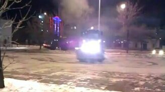 Мощный дрифт на тракторе - смотреть видео (1:00)