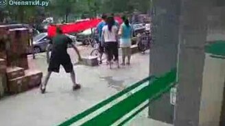 Разгрузка компьютеров по-китайски - смотреть видео (0:36)