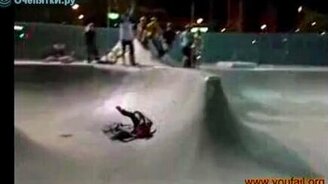 Неудачный трюк на ВМХ - смотреть видео (0:14)