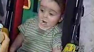 Изголодался бедный - смотреть видео (2:04)