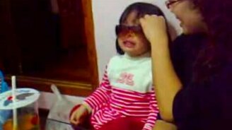 Как успокоить девчонку - смотреть видео (0:24)