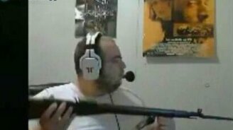 Проткнул телевизор штыком - смотреть видео (0:59)