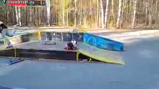 Трудно быть скейтером - смотреть видео (0:10)