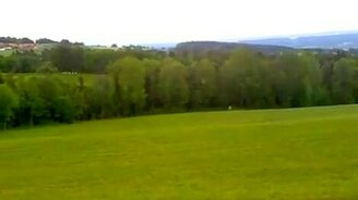 Вот это он прыгнул! - смотреть видео (0:15)