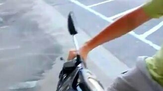 Первая неудача на скутере - смотреть видео (0:42)