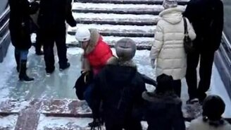 Зима в подземном переходе - смотреть видео (1:44)