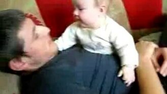 Малыш в прошлом был птицей - смотреть видео (0:48)