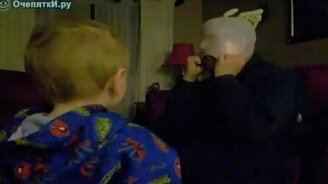 Болезненное надувание перчатки - смотреть видео (0:27)