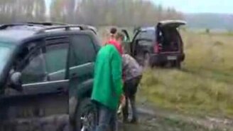 Засадили вторую машину - смотреть видео (1:09)