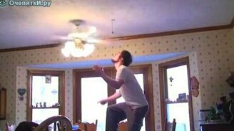 Потенциально опасный трюк - смотреть видео (1:04)