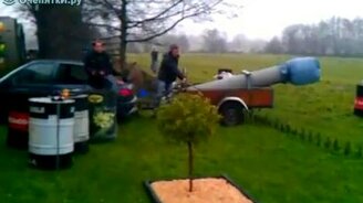 Самопальный выстрел из пушки - смотреть видео (0:43)
