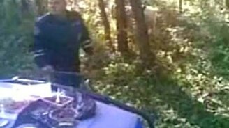 Своих бьют - смотреть видео (0:21)