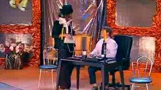 В похоронном бюро - смотреть видео (6:27)