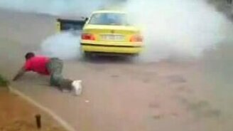 Выпал из авто - смотреть видео (0:14)