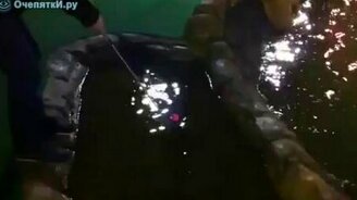 С фонтана и в лунку - смотреть видео (0:30)