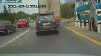 Каскадер за рулем - смотреть видео (0:25)