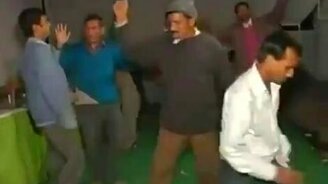 Индусы и дабстеп - смотреть видео (3:33)