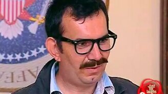 Шуточки с таможенниками - смотреть видео (1:52)