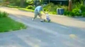 Детки на транспорте - смотреть видео (0:39)