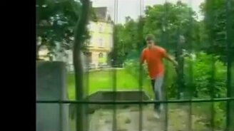 Самые забавные падения паркурщиков - смотреть видео (3:10)