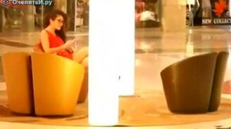 Загляделся на девушку - смотреть видео (0:18)