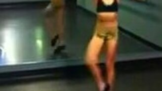 Отличное вращение девочки - смотреть видео (0:22)