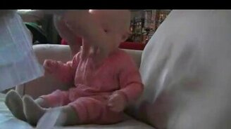 Смешной малыш - смотреть видео (1:44)