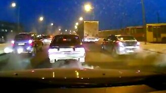 Мощный взрыв на подстанции - смотреть видео (0:36)