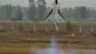 Трюки на модели истребителя - смотреть видео (1:59)