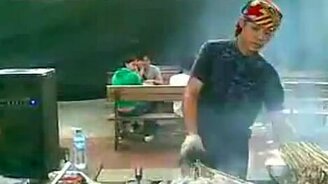 Китайский повар-болванчик - смотреть видео (2:01)