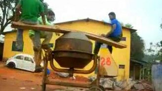 Аттракцион-бетономешалка - смотреть видео (0:57)