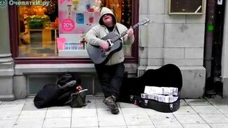 Талантливый уличный певец - смотреть видео (4:17)