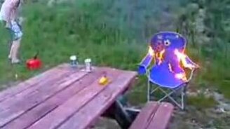 Разжёг костёр - смотреть видео (0:32)