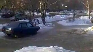 Вот так бы все взрослые... - смотреть видео (0:35)