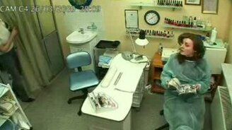 Росомаха пришёл сделать маникюр - смотреть видео (0:54)