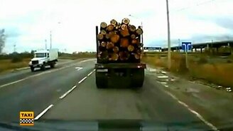 Лесовоз-эквилибрист - смотреть видео (1:03)