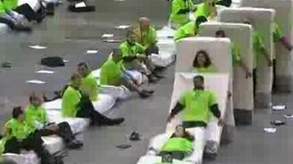 Самое длинное домино из людей - смотреть видео (10:00)